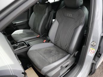 Volkswagen ID.4 Pure 52kWh Life Electric Auto 5dr 1 Owner