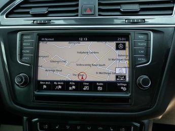 Volkswagen Tiguan 2.0 TDI BlueMotion Tech SE Navigation DSG 4Motion Euro 6 (s/s) 5