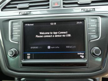 Volkswagen Tiguan 2.0 TDI BlueMotion Tech SE Navigation DSG 4Motion Euro 6 (s/s) 5