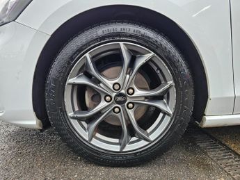 Ford Focus 1.0T EcoBoost ST-Line Hatchback 5dr Petrol Auto Euro 6 (s/s) (12
