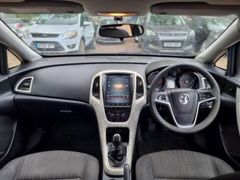 Vauxhall Astra 1.6 16v Exclusiv Euro 5 5dr