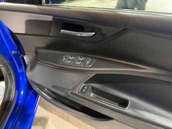 Jaguar XE 2.0d R-Sport Saloon 4dr Diesel Auto Euro 6 (s/s) (180 ps)