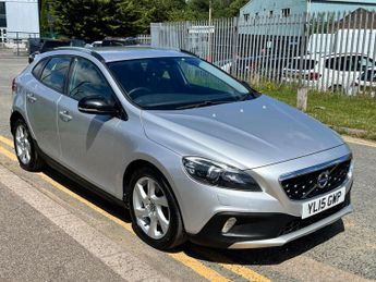 Volvo V40 Cross Country 2.0 D2 Lux Hatchback 5dr Diesel Auto Euro 6 (s/s) (120 ps)