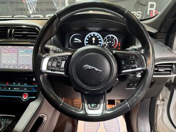Jaguar F-Pace 2.0 D180 R-Sport SUV 5dr Diesel Auto AWD Euro 6 (s/s) (180 ps)
