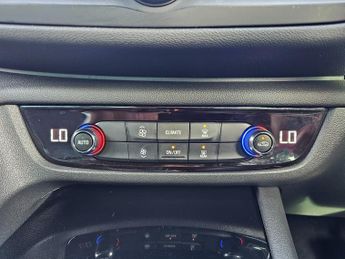 Vauxhall Insignia 2.0 Turbo D BlueInjection SRi VX Line Nav Grand Sport 5dr Diesel