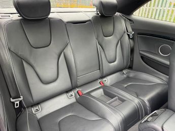 Audi RS5 4.2 FSI V8 Coupe 2dr Petrol S Tronic quattro Euro 5 (450 ps)