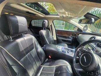 Jaguar XJ 3.0d V6 Portfolio Saloon 4dr Diesel Auto Euro 5 (LWB) (275 ps)