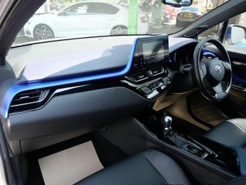 Toyota C-HR 1.2 VVT-i Dynamic CVT Euro 6 (s/s) 5dr 1 Owner Only 27000 Miles