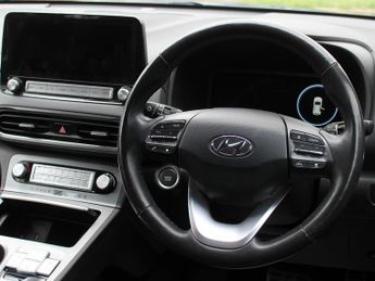 Hyundai Kona 64kWh Premium SUV 5dr Electric Auto (10.5kW Charger) (204 ps)