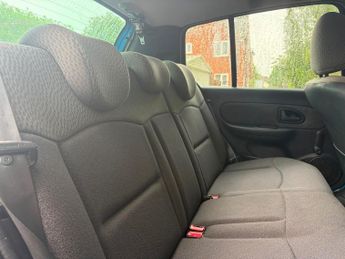 Renault Clio 1.4 16v Expression Hatchback 5dr Petrol Automatic (174 g/km, 98 