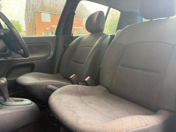 Renault Clio 1.4 16v Expression Hatchback 5dr Petrol Automatic (174 g/km, 98 