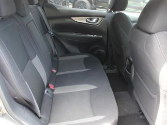 Nissan Qashqai 1.3 DIG-T N-Connecta SUV 5dr Petrol DCT Auto Euro 6 (s/s) (160 p