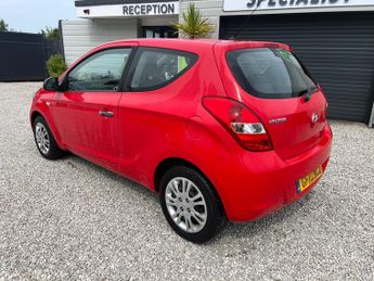 Hyundai i20 1.2 Classic Hatchback 3dr Petrol Manual Euro 4 (77 bhp)
