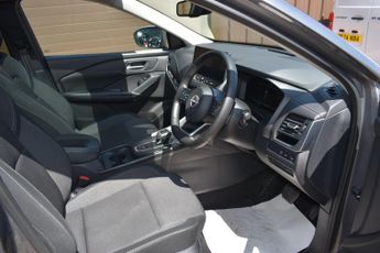 Nissan Qashqai 1.3 DIG-T MHEV N-Connecta XTRON Euro 6 (s/s) 5dr