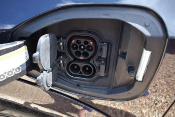Nissan ARIYA 63kWh Engage Auto 5dr 7.4kW Charger