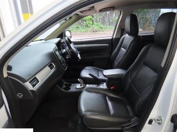Mitsubishi Outlander 2.0h 12kWh GX3h SUV 5dr Petrol Plug-in Hybrid CVT 4WD Euro 5 (s/
