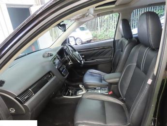 Mitsubishi Outlander 2.0h 12kWh 4hs SUV 5dr Petrol Plug-in Hybrid CVT 4WD Euro 6 (s/s