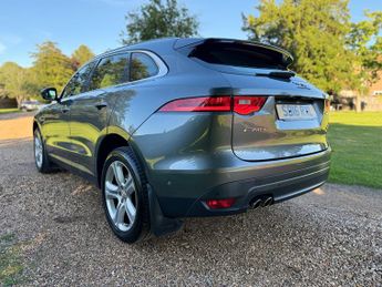 Jaguar F-Pace 2.0 D180 Portfolio SUV 5dr Diesel Auto AWD Euro 6 (s/s) (180 ps)