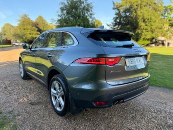 Jaguar F-Pace 2.0 D180 Portfolio SUV 5dr Diesel Auto AWD Euro 6 (s/s) (180 ps)