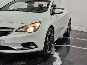 Vauxhall Cascada 2.0 CDTi Elite Convertible 2dr Diesel Manual Euro 5 (s/s) (165 p