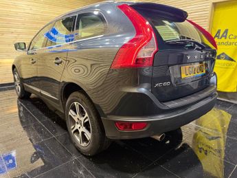 Volvo XC60 2.4 D5 SE Lux SUV 5dr Diesel Geartronic AWD Euro 5 (215 ps)
