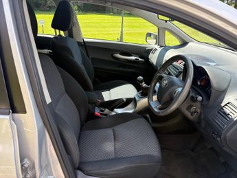 Toyota Auris 1.6 V-Matic TR Hatchback 5dr Petrol Manual (153 g/km, 124 bhp)