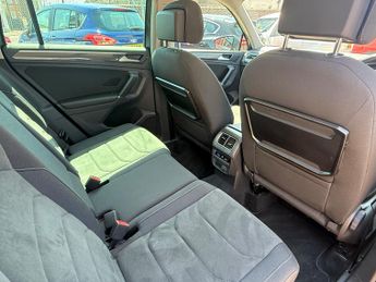 Volkswagen Tiguan 2.0 TSI BlueMotion Tech SEL SUV 5dr Petrol DSG 4Motion Euro 6 (s