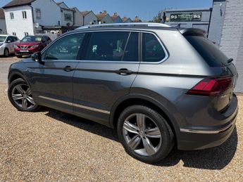 Volkswagen Tiguan 2.0 TSI BlueMotion Tech SEL SUV 5dr Petrol DSG 4Motion Euro 6 (s