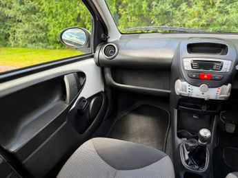 Toyota Aygo 1.0 VVT-i Ice Hatchback 5dr Petrol Manual Euro 5 (67 ps)