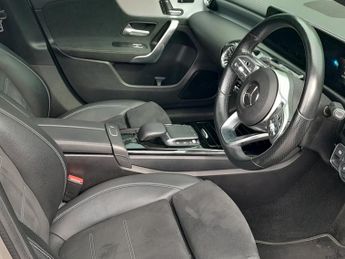 Mercedes-Benz A Class 2.0 A250 Exclusive Edition Plus Hatchback 5dr Petrol 7G-DCT Euro