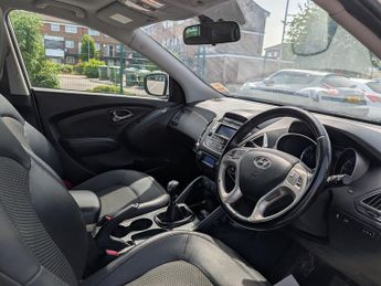 Hyundai ix35 1.7 CRDi Premium SUV 5dr Diesel Manual Euro 5 (s/s) (115 ps)