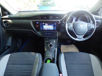 Toyota Auris 1.8 VVT-h Icon CVT Euro 6 (s/s) 5dr (Safety Sense)
