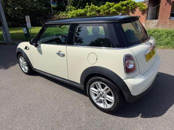 Mini Hatch 1.6 Cooper Hatchback 3dr Petrol Manual Euro 5 (122 ps)