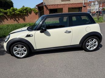 Mini Hatch 1.6 Cooper Hatchback 3dr Petrol Manual Euro 5 (122 ps)