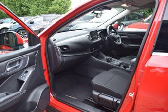 Nissan Qashqai 1.3 DIG-T MHEV Acenta Premium XTRON Euro 6 (s/s) 5dr