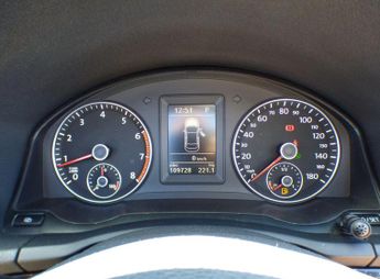 Volkswagen Eos 2.0 TSI Individual Cabriolet DSG Euro 5 2dr
