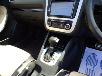 Volkswagen Eos 2.0 TSI Individual Cabriolet DSG Euro 5 2dr