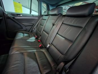 Volkswagen Tiguan 2.0 TDI BlueMotion Tech R-Line Edition SUV 5dr Diesel DSG 4WD Eu