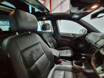 Volkswagen Tiguan 2.0 TDI BlueMotion Tech R-Line Edition SUV 5dr Diesel DSG 4WD Eu
