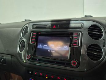 Volkswagen Tiguan 2.0 TDI BlueMotion Tech R-Line Edition SUV 5dr Diesel DSG 4WD Eu