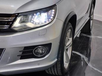 Volkswagen Tiguan 2.0 TDI BlueMotion Tech R-Line Edition SUV 5dr Diesel DSG 4WD Eu