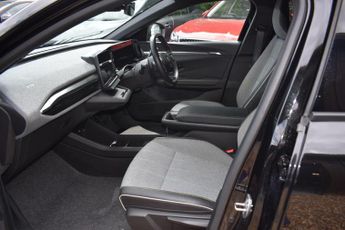 Renault Megane E-Tech 60kWh techno+ Auto 5dr (optimum charge)
