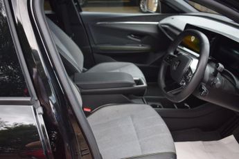 Renault Megane E-Tech 60kWh techno+ Auto 5dr (optimum charge)