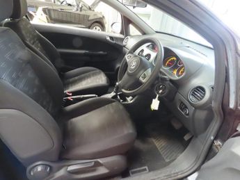 Vauxhall Corsa 1.4 16V Exclusiv Hatchback 3dr Petrol Auto Euro 5 (100 ps)