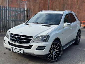 Mercedes-Benz M Class 3.0 ML350 CDI V6 BlueEfficiency Grand Edition SUV 5dr Diesel G-T