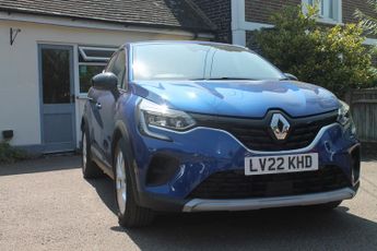 Renault Captur 1.6 E-TECH Iconic Edition SUV 5dr Petrol Hybrid Auto Euro 6 (s/s