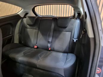 Ford Fiesta 1.6 Zetec Hatchback 3dr Petrol Automatic - ONLY 42000 MILES - 