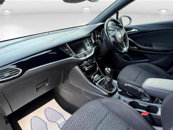 Vauxhall Astra 1.4i Turbo SRi Nav Auto Euro 6 (s/s) 5dr