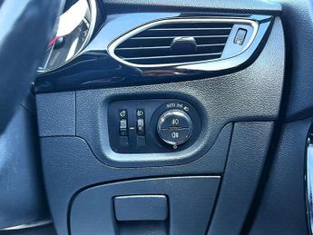 Vauxhall Astra 1.4i Turbo SRi Nav Auto Euro 6 (s/s) 5dr