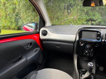 Citroen C1 1.2 PureTech Flair Hatchback 5dr Petrol Manual Euro 6 (82 ps)